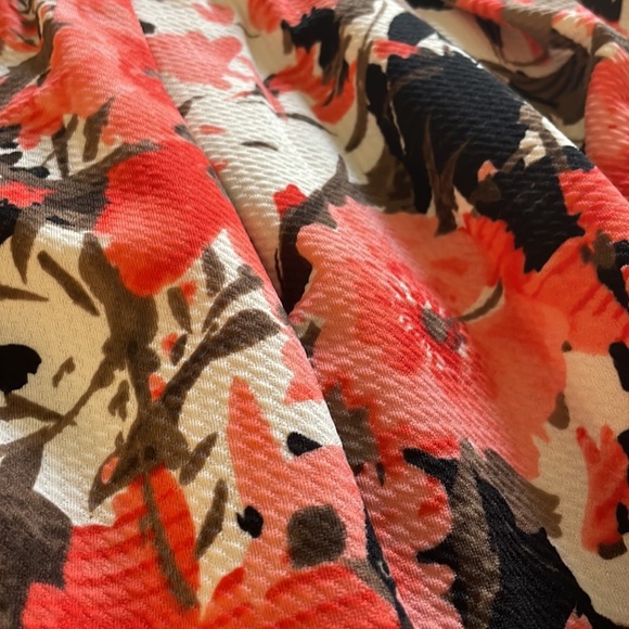 Pleated midi skirt - Picture 4 of 4